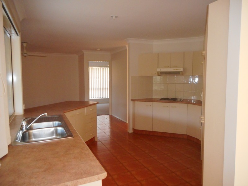 7 Howland Circuit, Pacific Pines QLD 4211