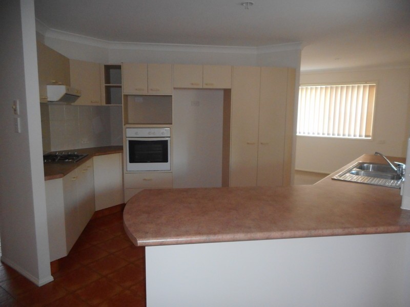 7 Howland Circuit, Pacific Pines QLD 4211