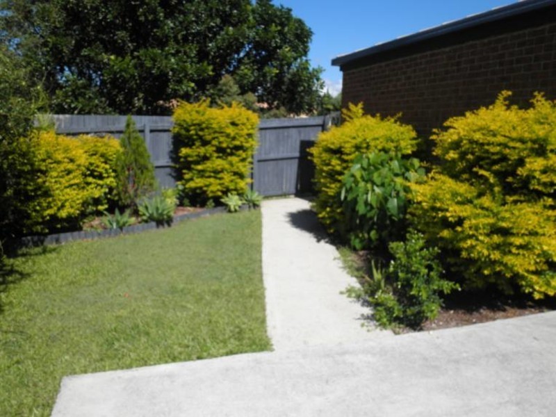 2/3 Jannie Court, Labrador QLD 4215
