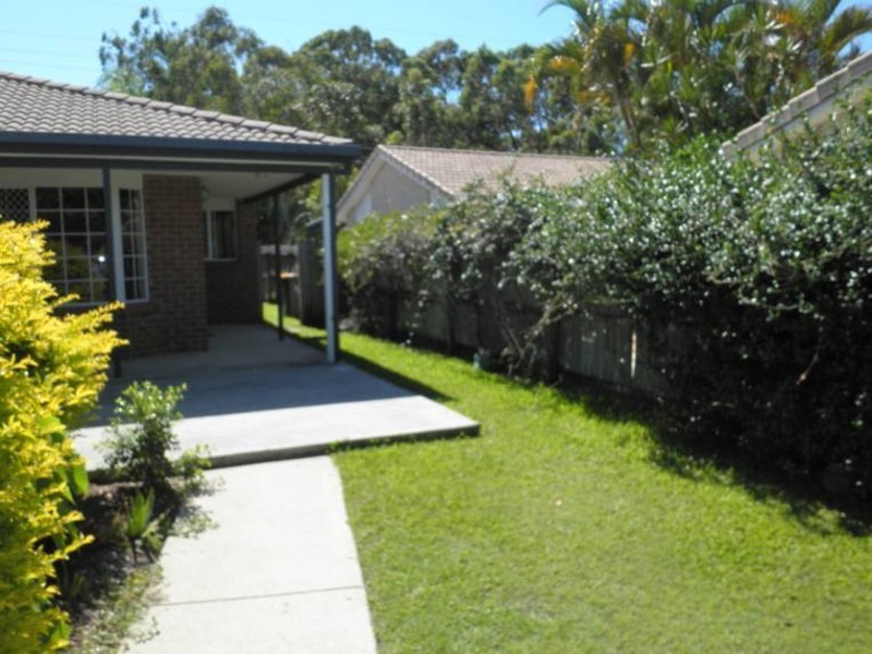 2/3 Jannie Court, Labrador QLD 4215
