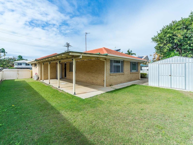 222 Bayview Street, Runaway Bay QLD 4216
