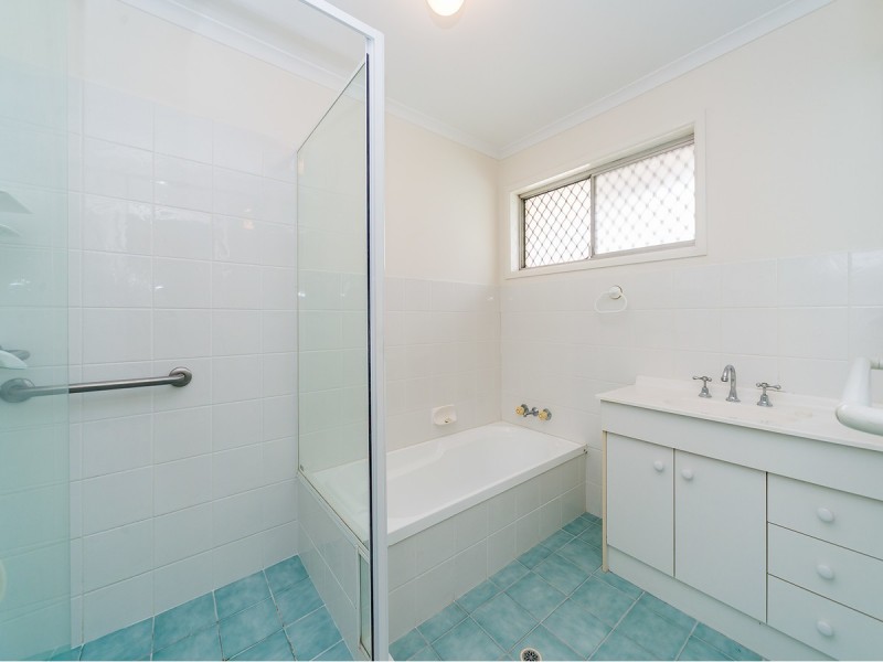 222 Bayview Street, Runaway Bay QLD 4216
