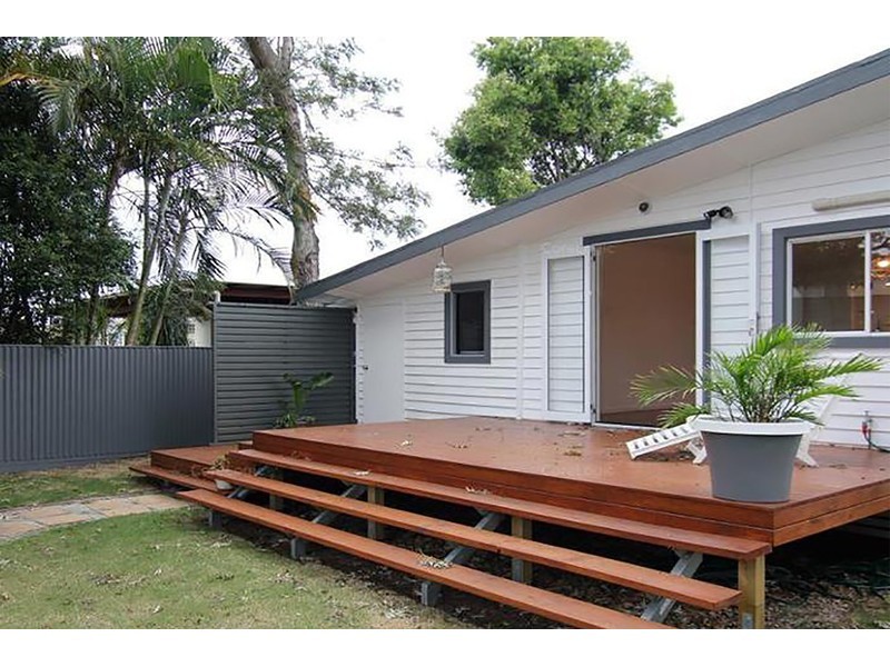 47 Victor Avenue, Paradise Point QLD 4216