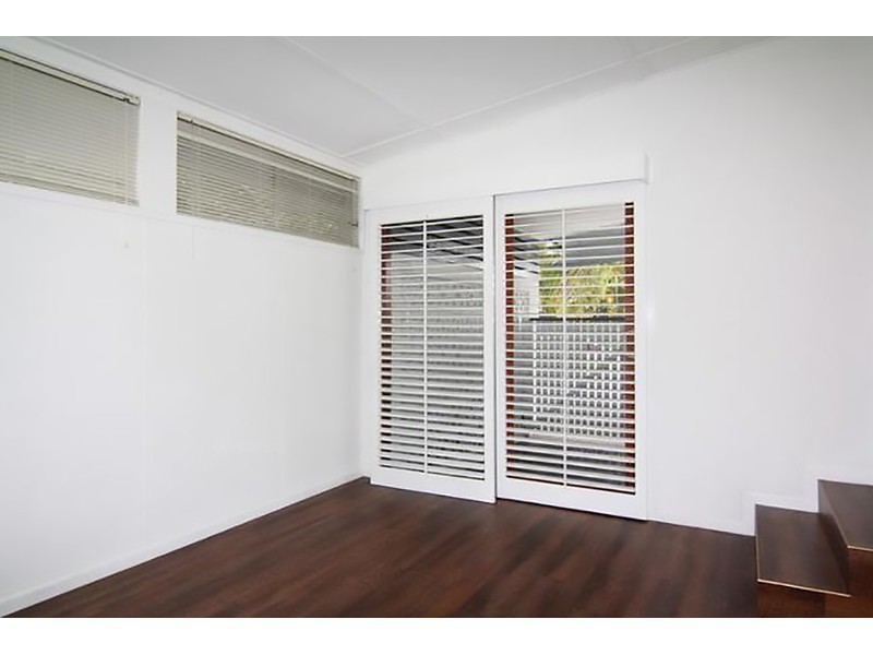 47 Victor Avenue, Paradise Point QLD 4216