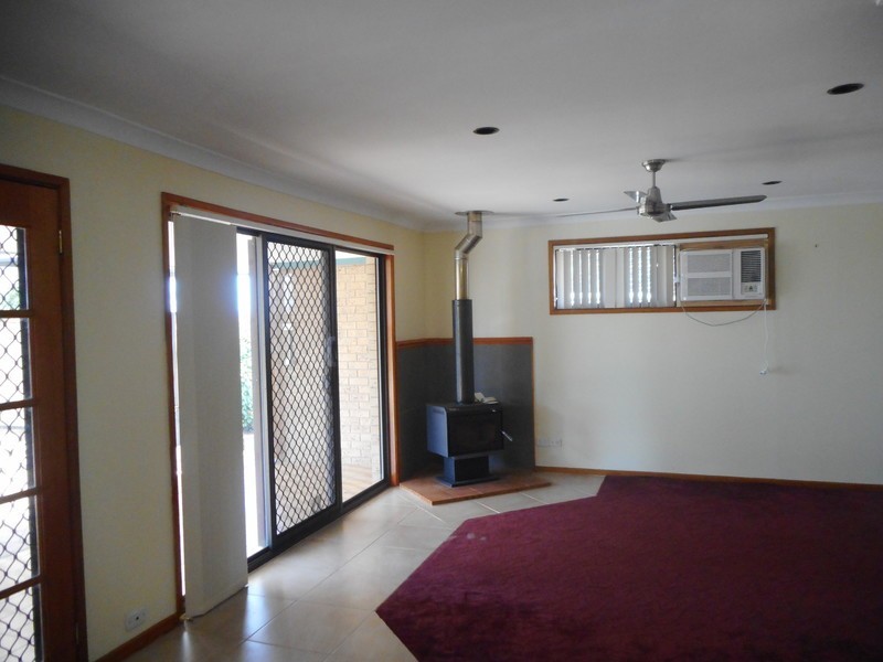 27 Aberdeen Court, Highland Park QLD 4211