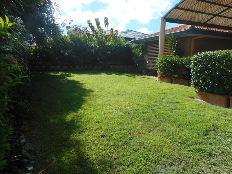 27 Aberdeen Court, Highland Park QLD 4211