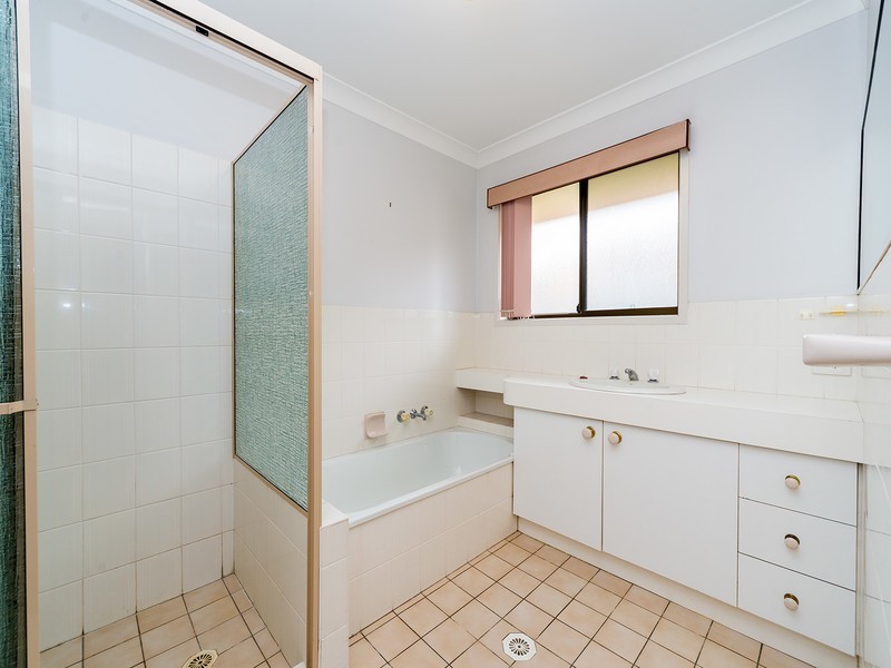 1/1 Dell Court, Coombabah QLD 4216