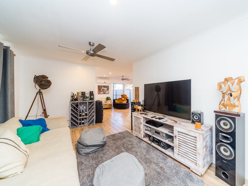 216 Bayview Street, Runaway Bay QLD 4216