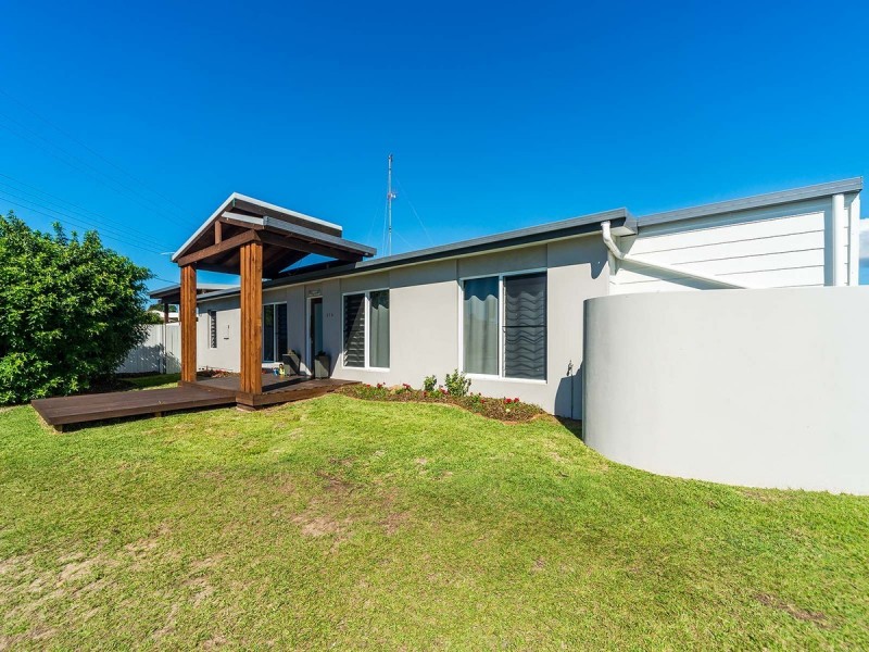 216 Bayview Street, Runaway Bay QLD 4216