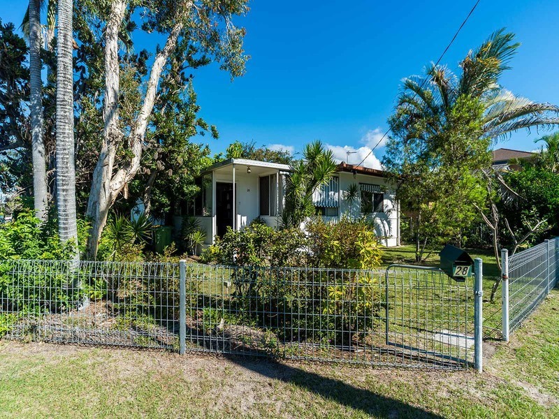 28 Falkinder Avenue, Paradise Point QLD 4216
