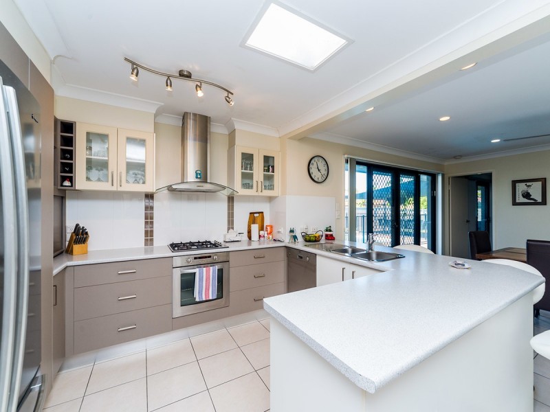 8 Nemara Street, Biggera Waters QLD 4216