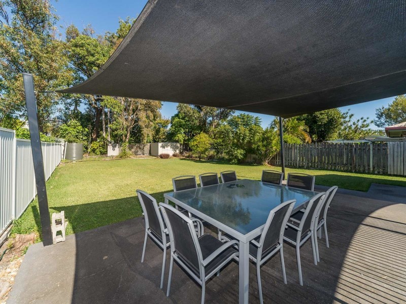 8 Nemara Street, Biggera Waters QLD 4216