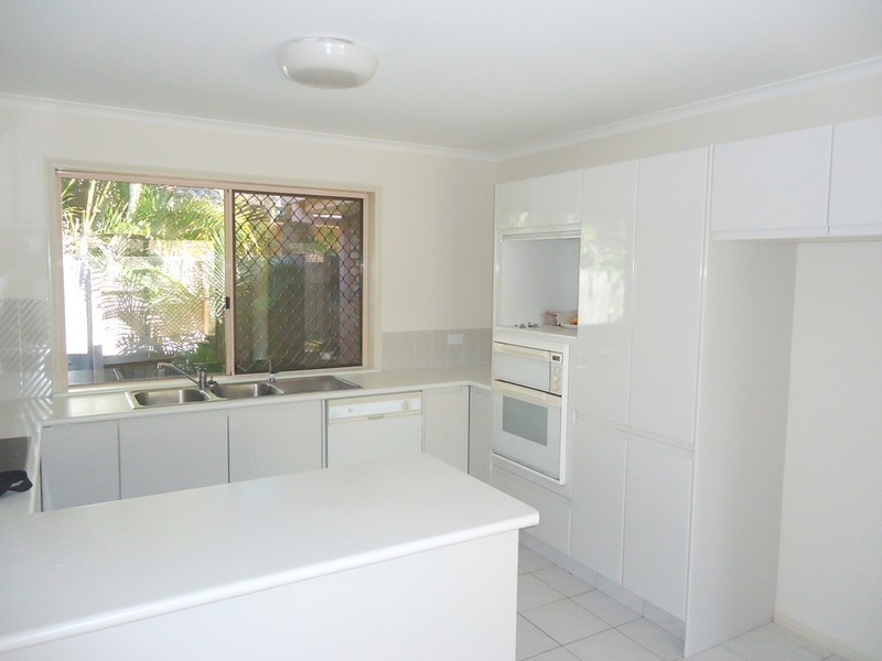 254 Mildura Drive, Helensvale QLD 4212