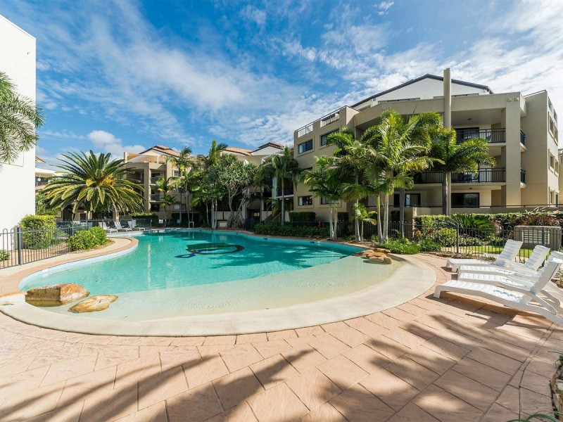 206/392 Marine Parade, Labrador QLD 4215