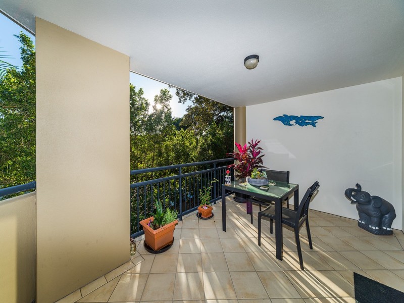206/392 Marine Parade, Labrador QLD 4215