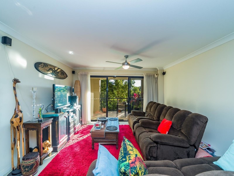 206/392 Marine Parade, Labrador QLD 4215