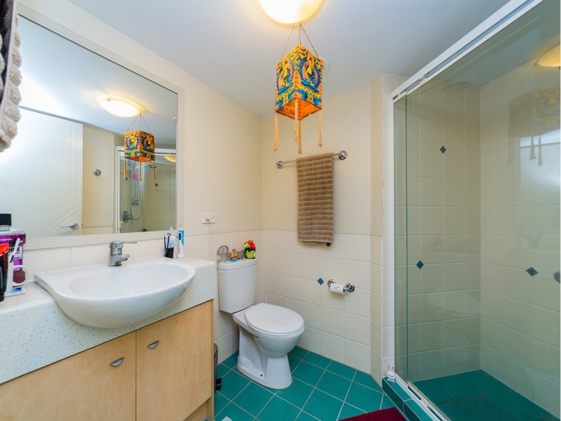206/392 Marine Parade, Labrador QLD 4215