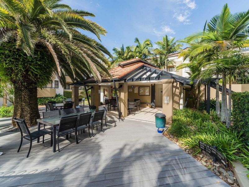 206/392 Marine Parade, Labrador QLD 4215