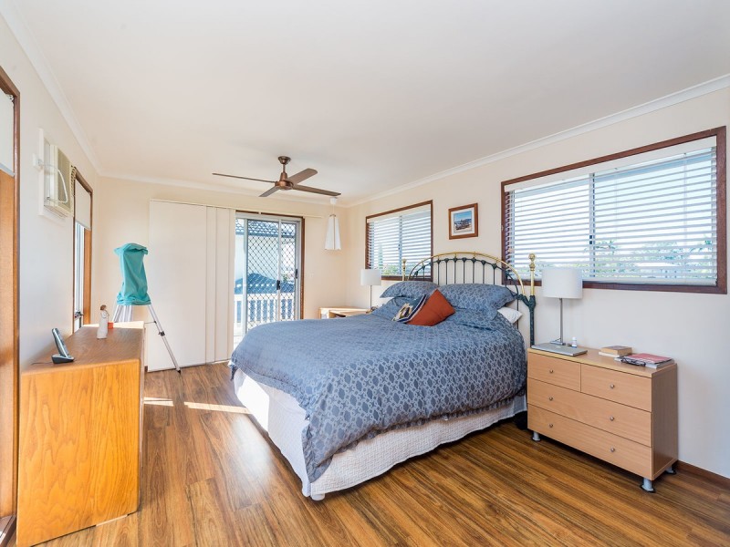 36 Lindsay Parade, Paradise Point QLD 4216