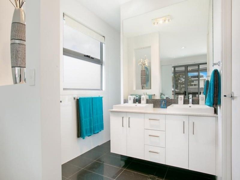 1/21 Scoter Avenue, Paradise Point QLD 4216