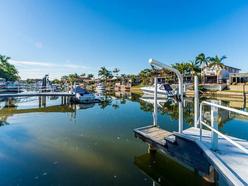 7 Seaspray Street, Paradise Point QLD 4216
