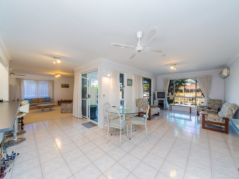 7 Seaspray Street, Paradise Point QLD 4216