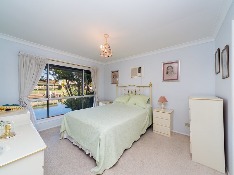 7 Seaspray Street, Paradise Point QLD 4216