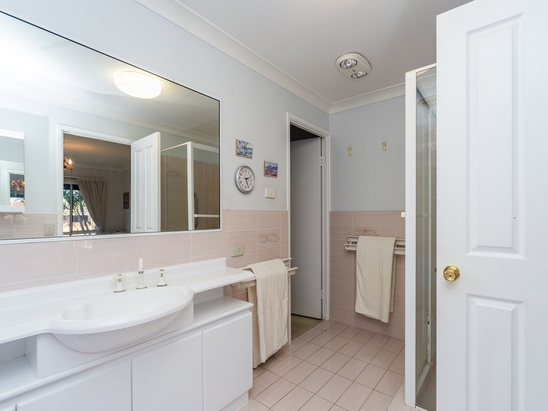 7 Seaspray Street, Paradise Point QLD 4216