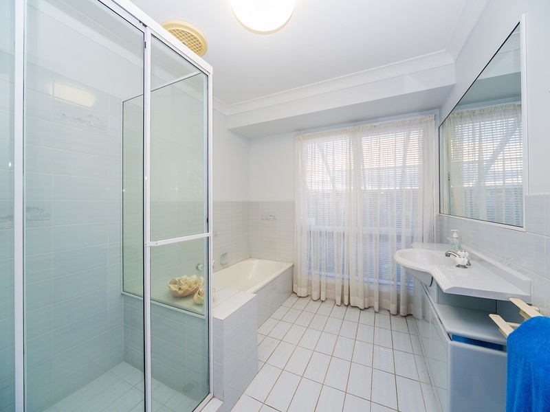7 Seaspray Street, Paradise Point QLD 4216