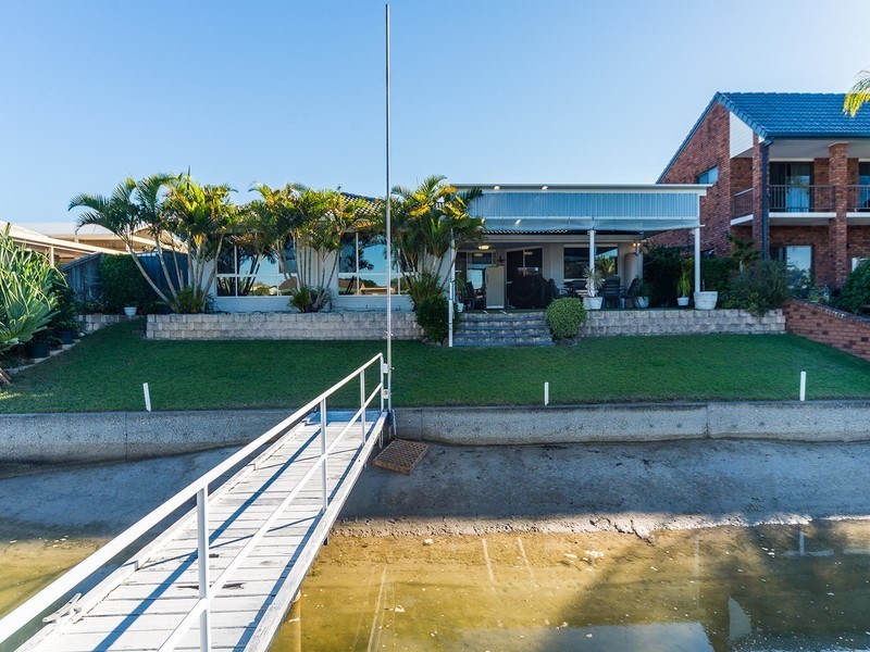 7 Seaspray Street, Paradise Point QLD 4216