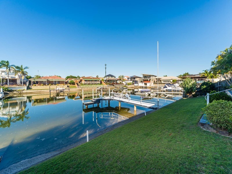 7 Seaspray Street, Paradise Point QLD 4216