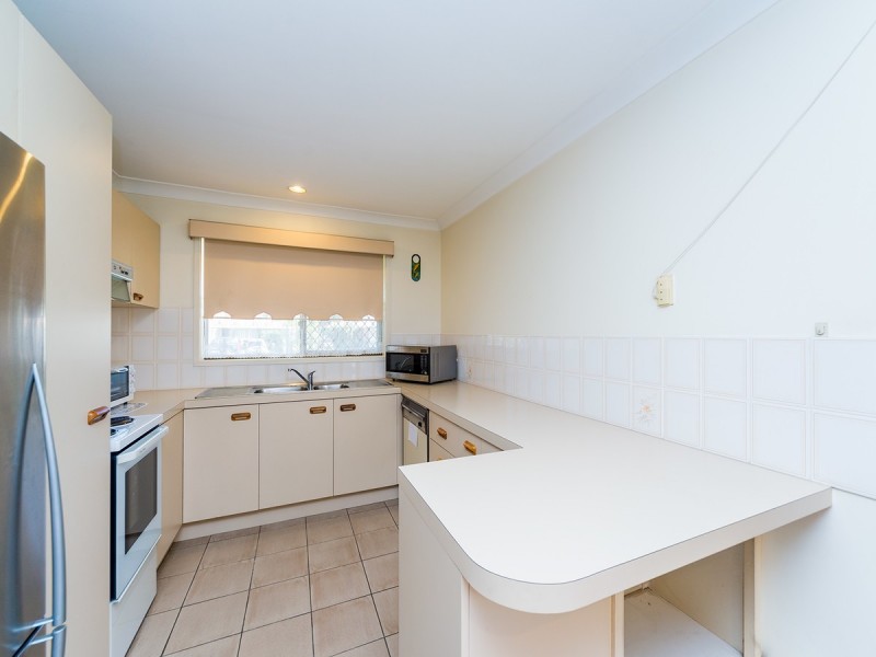 2/1 Dell Court, Coombabah QLD 4216