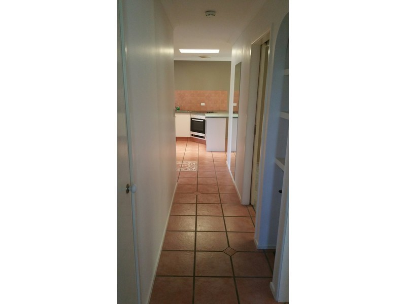 2/4 Hill Court, Labrador QLD 4215