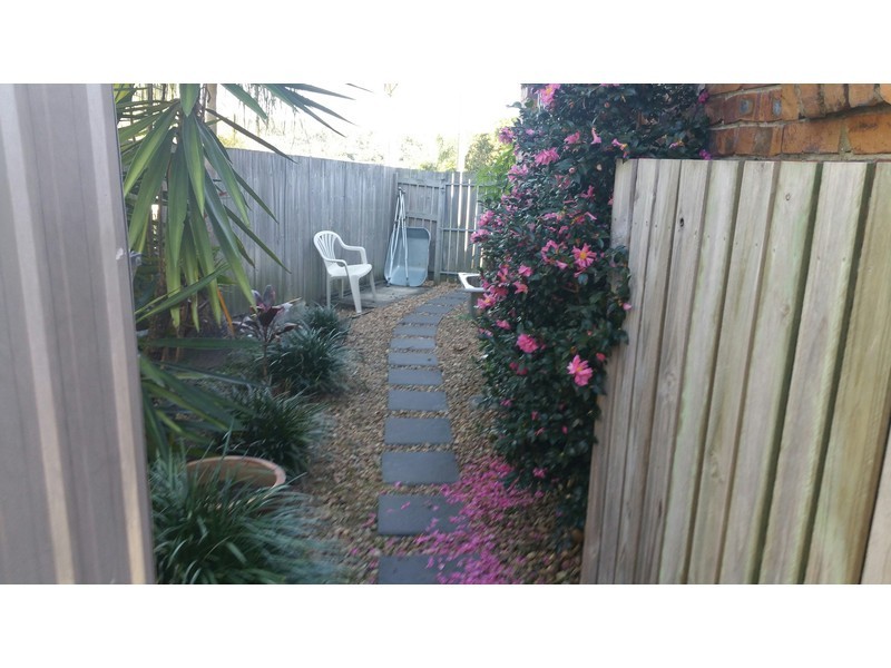 2/4 Hill Court, Labrador QLD 4215