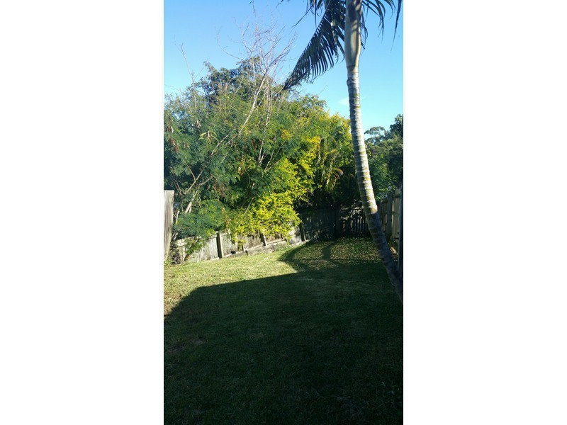 2/4 Hill Court, Labrador QLD 4215