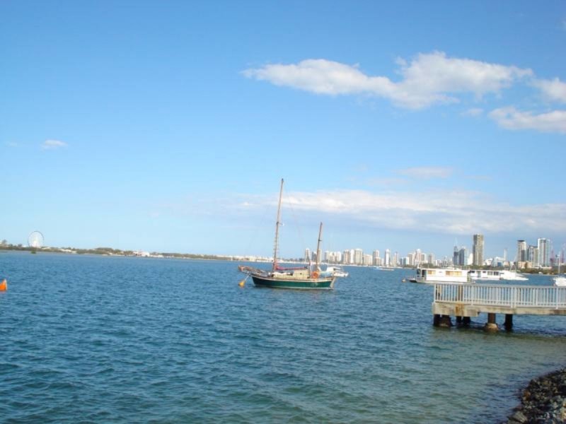 2/278 Marine Parade, Labrador QLD 4215