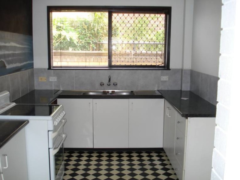 2/278 Marine Parade, Labrador QLD 4215