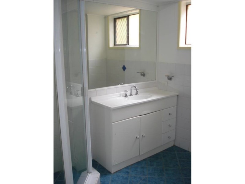 2/278 Marine Parade, Labrador QLD 4215