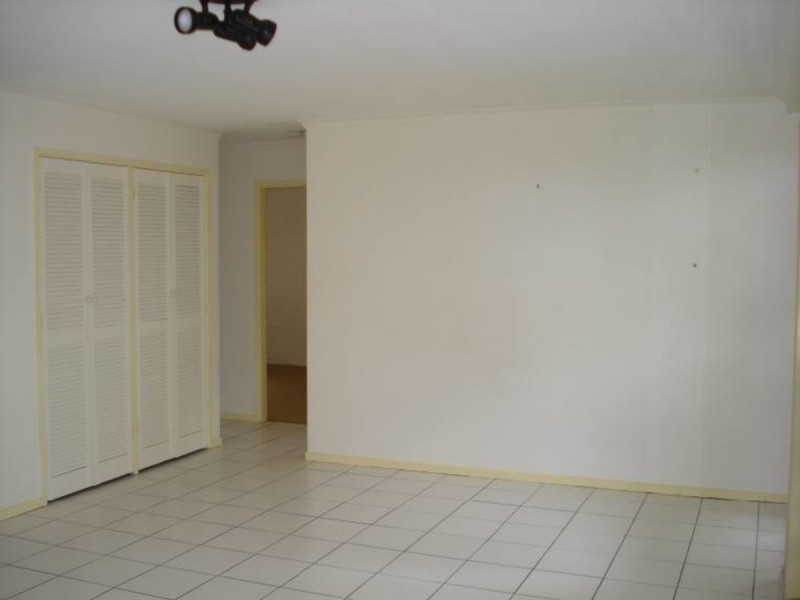 2/278 Marine Parade, Labrador QLD 4215