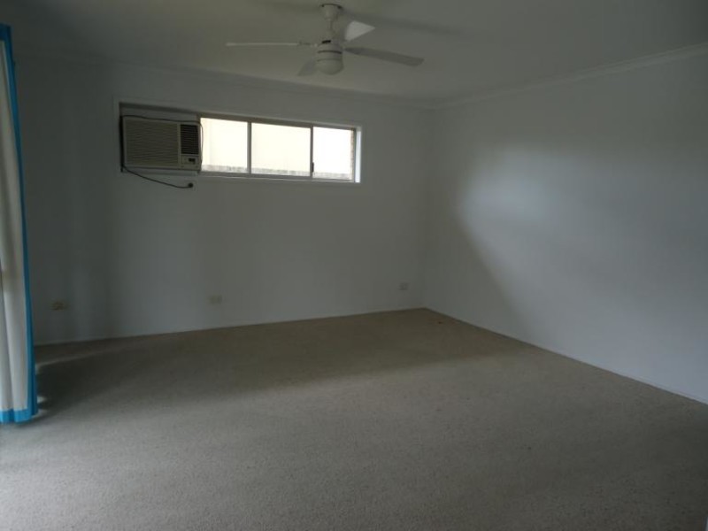 33 Mungera Street, Runaway Bay QLD 4216