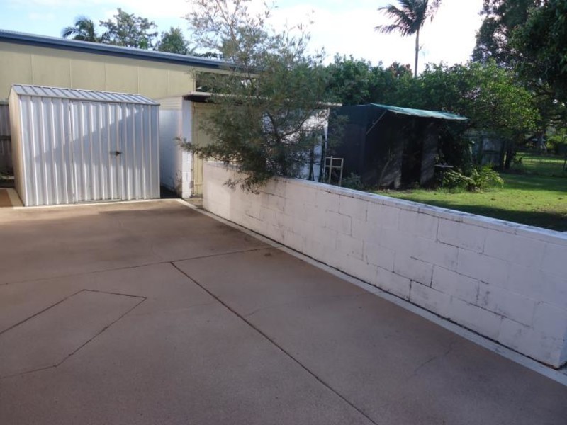 33 Mungera Street, Runaway Bay QLD 4216