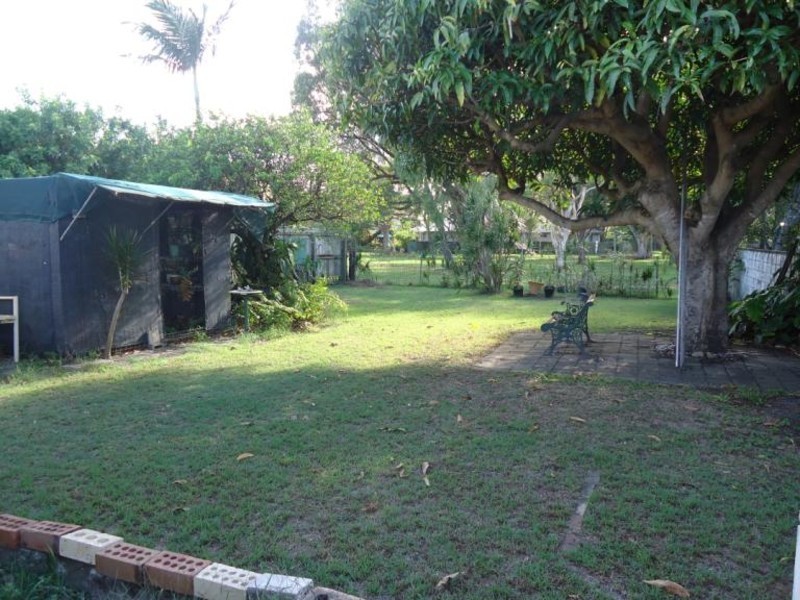 33 Mungera Street, Runaway Bay QLD 4216