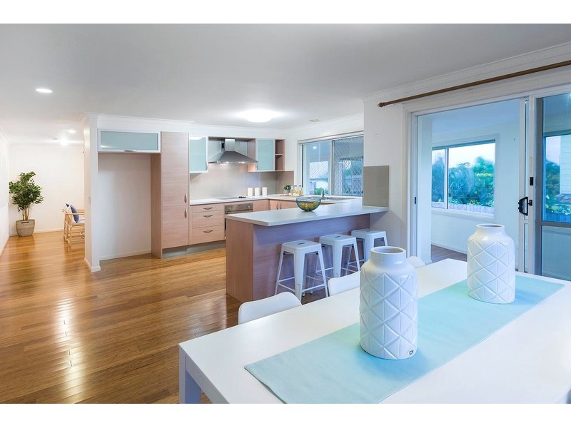 22 Carrumbella Drive, Arundel QLD 4214