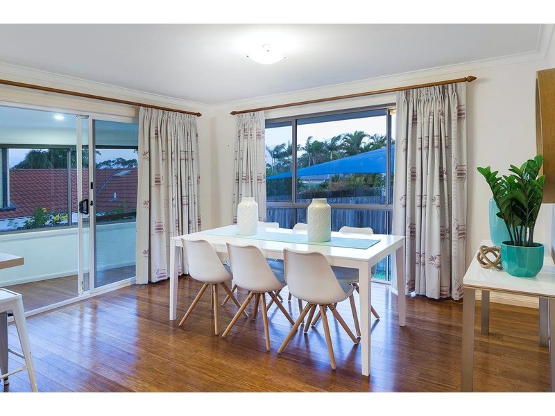 22 Carrumbella Drive, Arundel QLD 4214