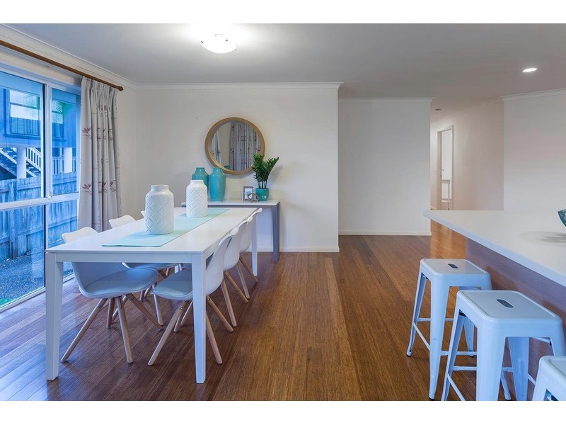 22 Carrumbella Drive, Arundel QLD 4214