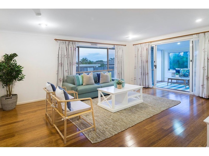 22 Carrumbella Drive, Arundel QLD 4214