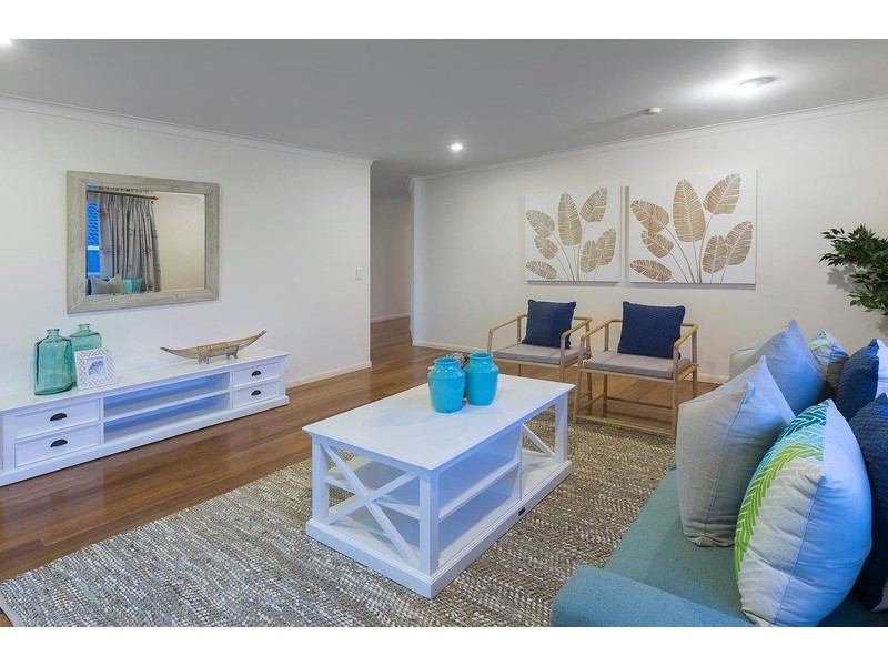 22 Carrumbella Drive, Arundel QLD 4214