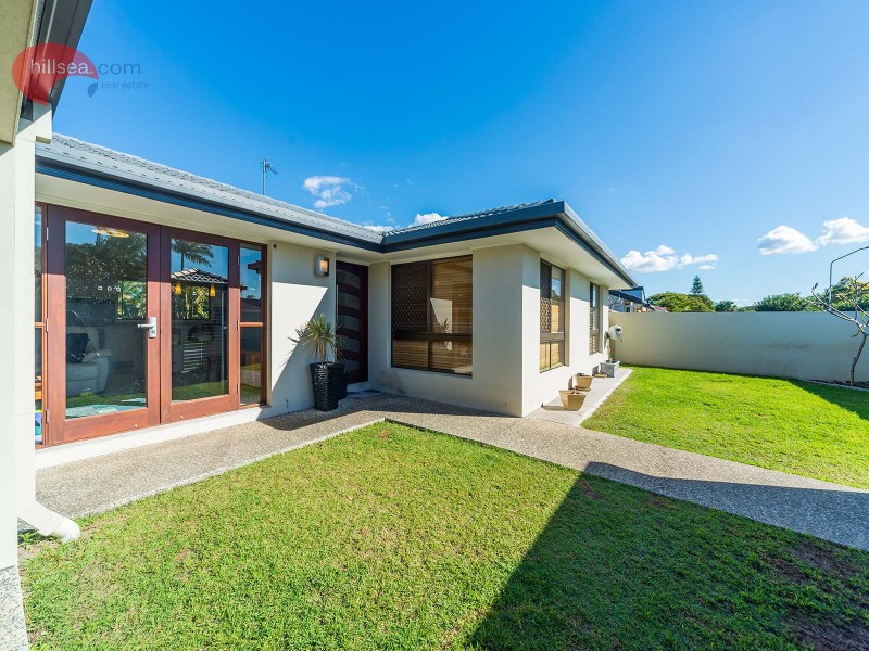30 Tradewinds Avenue, Paradise Point QLD 4216