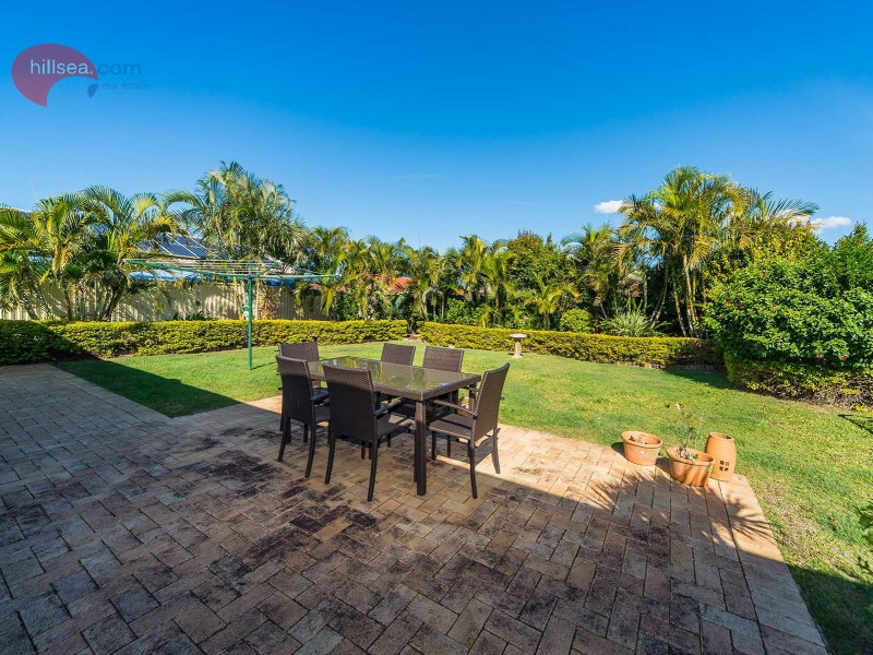 30 Tradewinds Avenue, Paradise Point QLD 4216