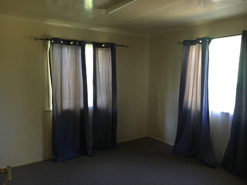 39 The Esplanade, Coombabah QLD 4216